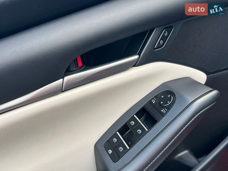 Седан Mazda 3 2019 в Львове