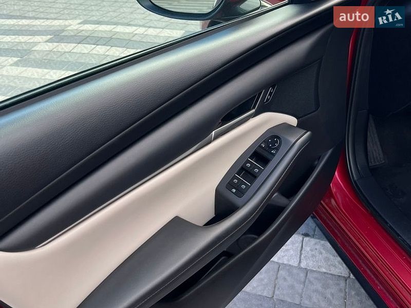 Седан Mazda 3 2019 в Львове