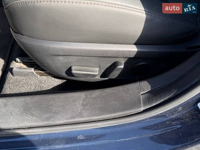 Седан Mazda 3 2023 в Львове