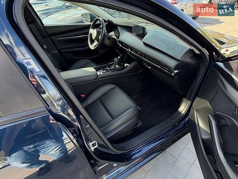 Седан Mazda 3 2023 в Львове