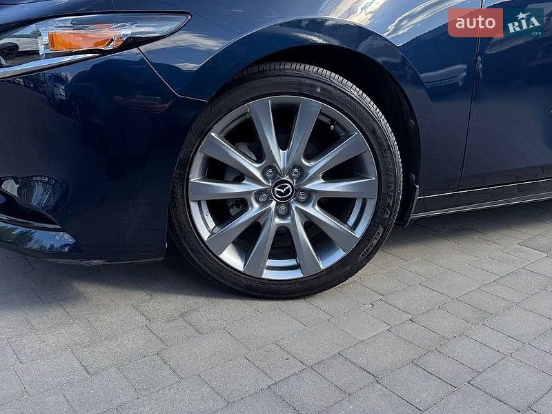 Седан Mazda 3 2023 в Львове