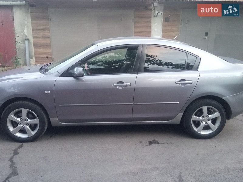 Седан Mazda 3 2004 в Черноморске
