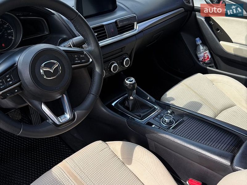 Седан Mazda 3 2017 в Конотопе