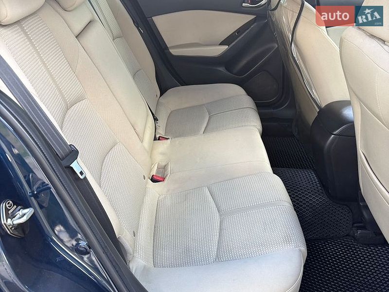 Седан Mazda 3 2017 в Конотопе