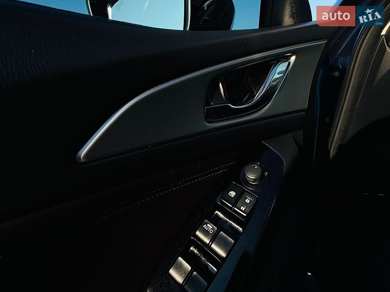 Хэтчбек Mazda 3 2018 в Ровно