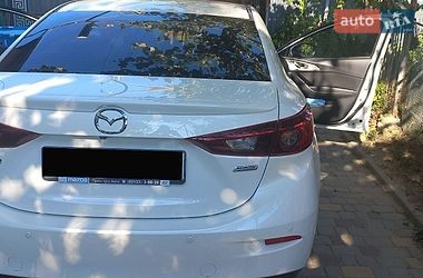Седан Mazda 3 2016 в Мукачевому