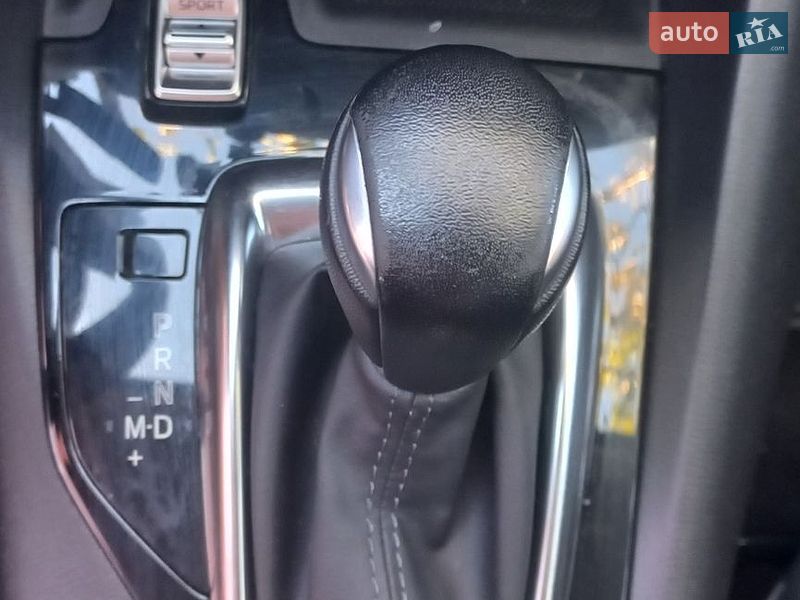 Седан Mazda 3 2016 в Мукачевому