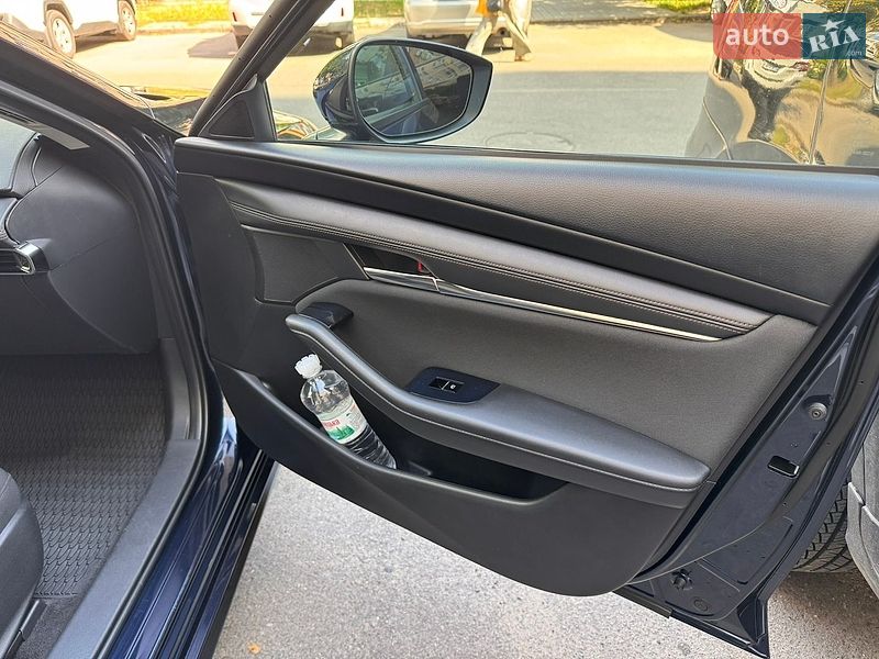 Седан Mazda 3 2019 в Черкасах