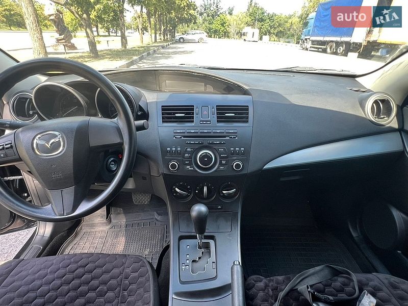 Седан Mazda 3 2011 в Запорожье