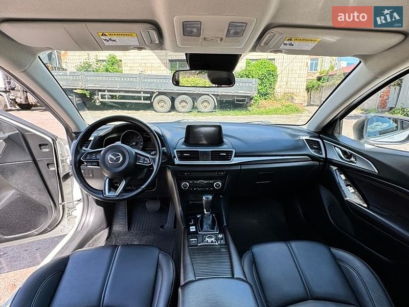 Седан Mazda 3 2016 в Полтаве