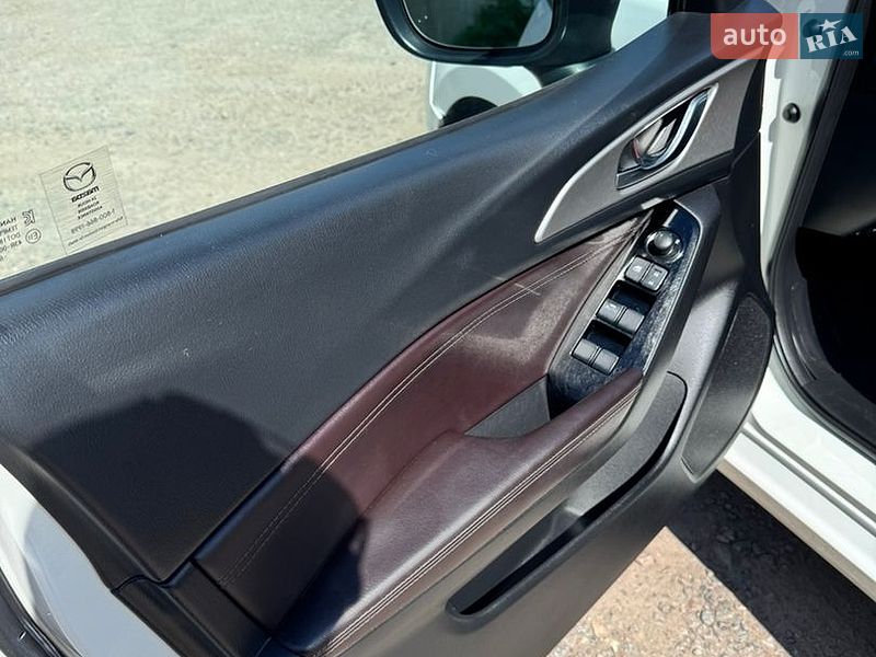 Седан Mazda 3 2016 в Полтаве
