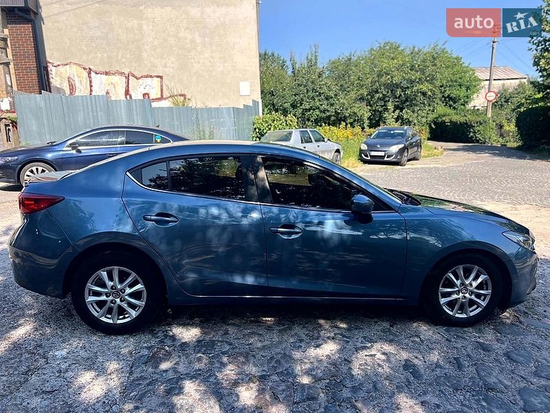 Седан Mazda 3 2014 в Киеве