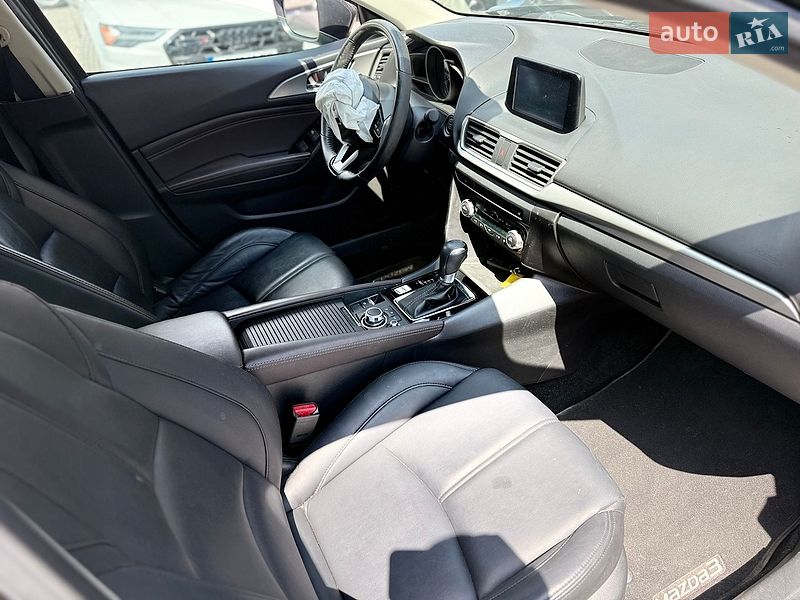 Хетчбек Mazda 3 2018 в Львові фото 26 Хетчбек Mazda 3 2018 в Львові