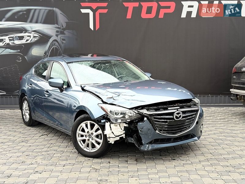 Седан Mazda 3 2015 в Львові