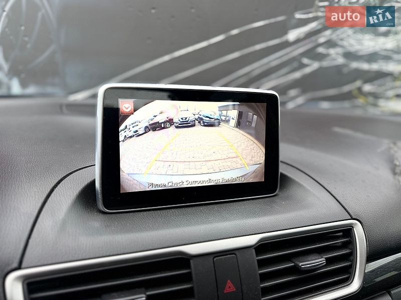 Седан Mazda 3 2015 в Львові