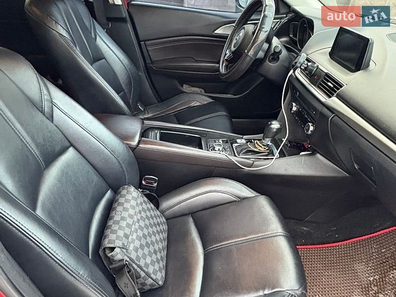 Седан Mazda 3 2018 в Харькове