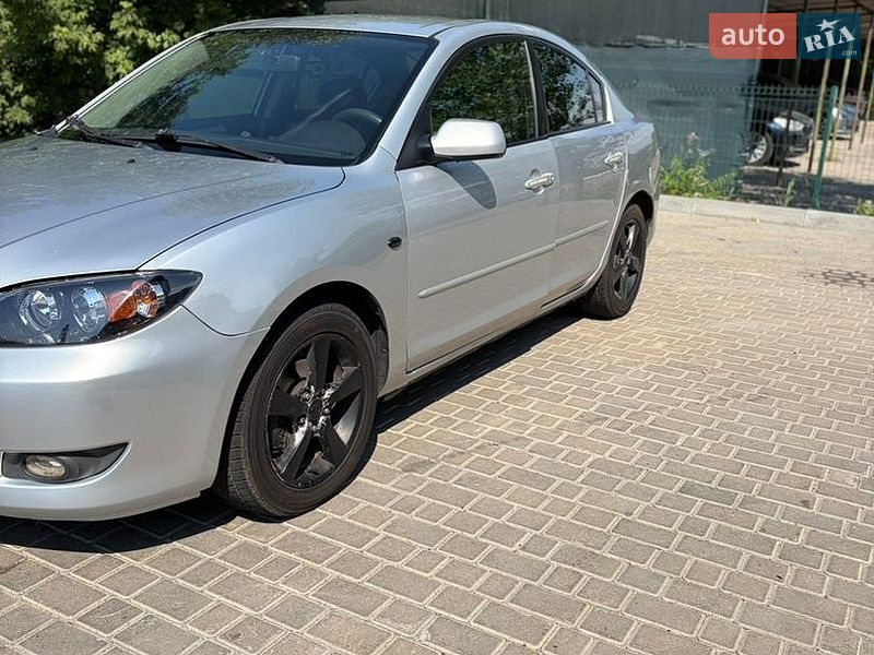 Седан Mazda 3 2004 в Днепре