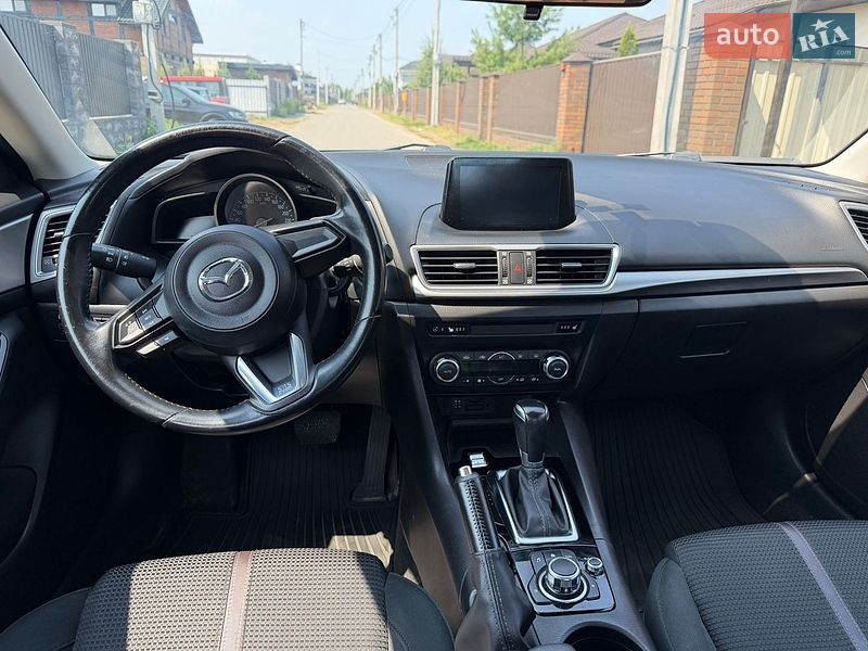 Седан Mazda 3 2017 в Києві