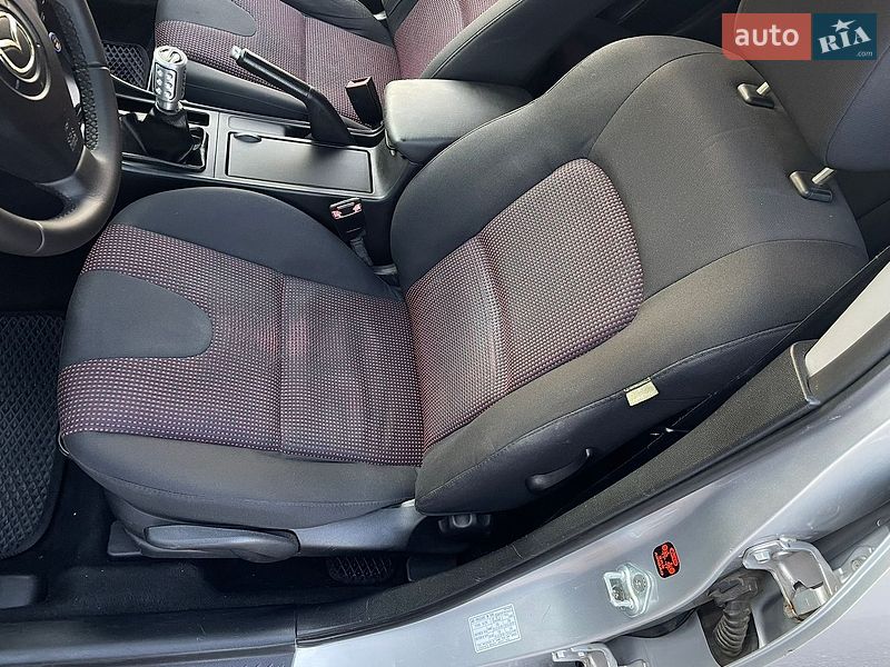 Хетчбек Mazda 3 2006 в Кривому Розі фото 14 Хетчбек Mazda 3 2006 в Кривому Розі