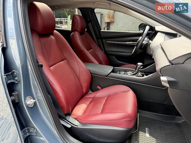 Седан Mazda 3 2023 в Харькове