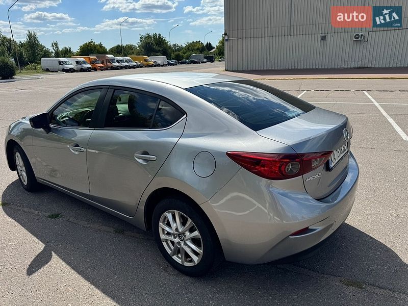 Седан Mazda 3 2015 в Кременчуці