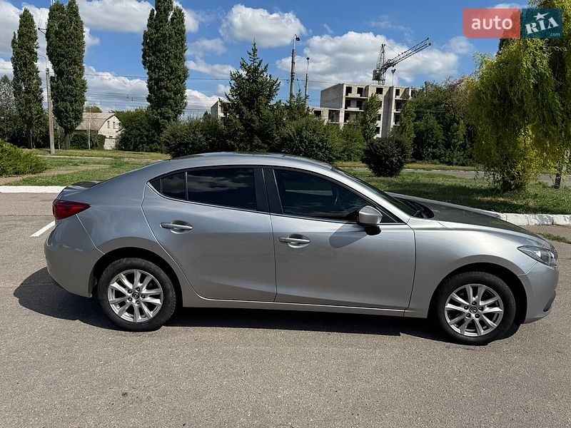 Седан Mazda 3 2015 в Кременчуці