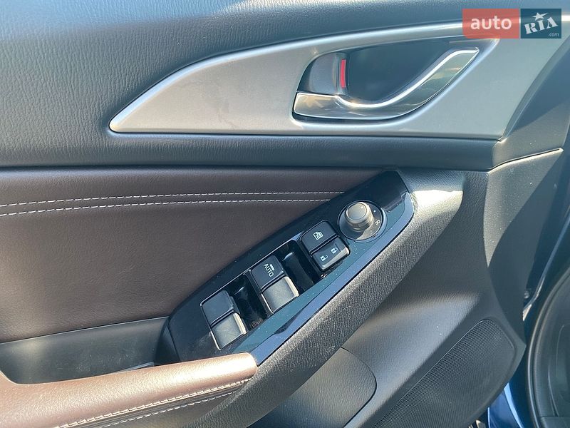 Седан Mazda 3 2018 в Києві