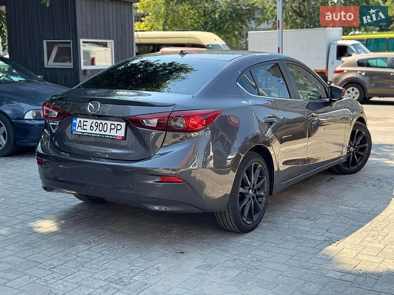 Седан Mazda 3 2018 в Днепре