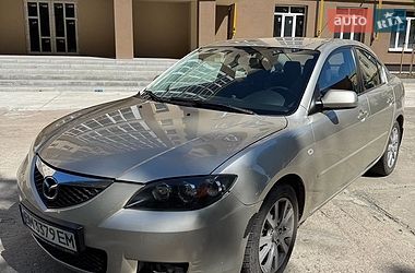 Седан Mazda 3 2006 в Ромнах