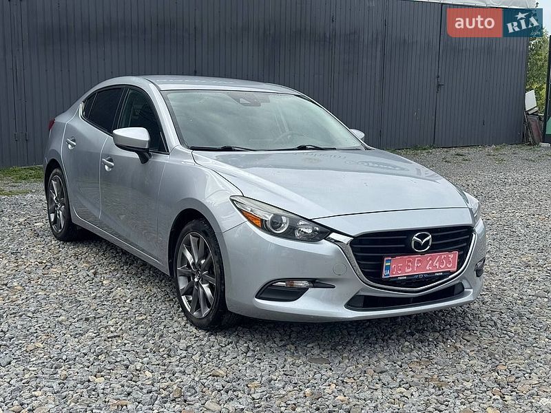 Седан Mazda 3 2018 в Черновцах