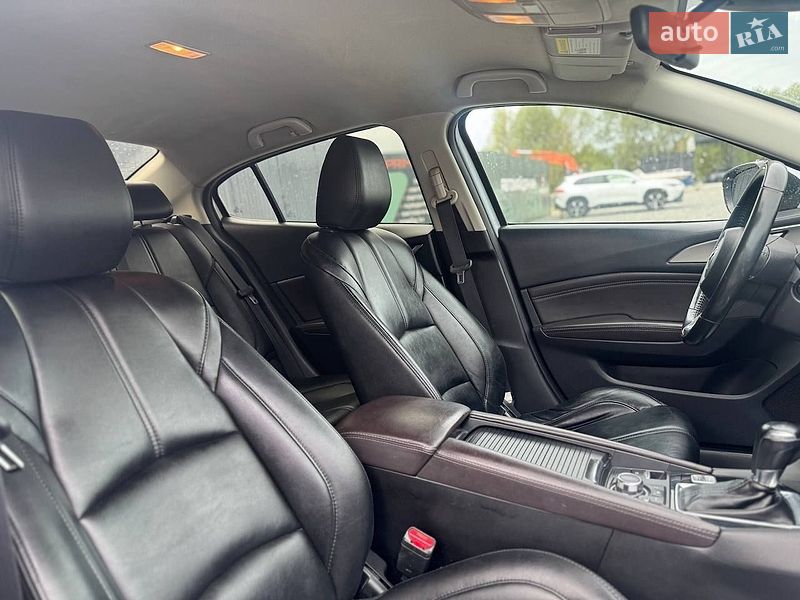 Седан Mazda 3 2018 в Черновцах
