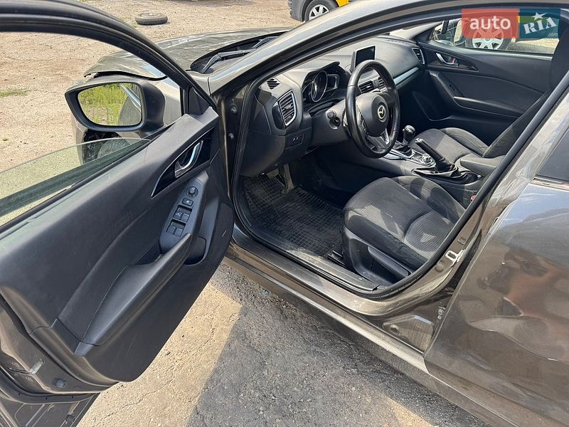 Седан Mazda 3 2016 в Киеве