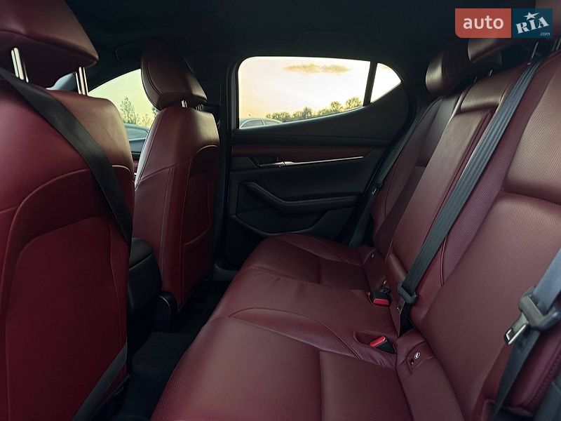 Хетчбек Mazda 3 2024 в Харкові