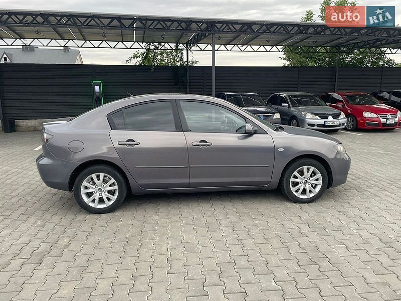Седан Mazda 3 2007 в Николаеве