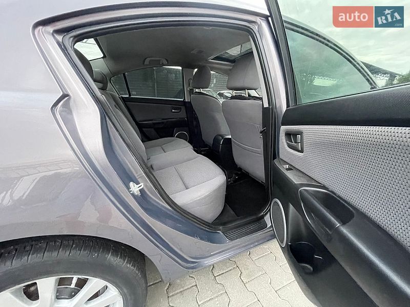 Седан Mazda 3 2007 в Николаеве