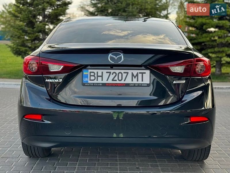 Седан Mazda 3 2018 в Львове