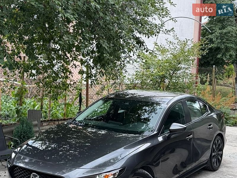 Седан Mazda 3 2018 в Львові