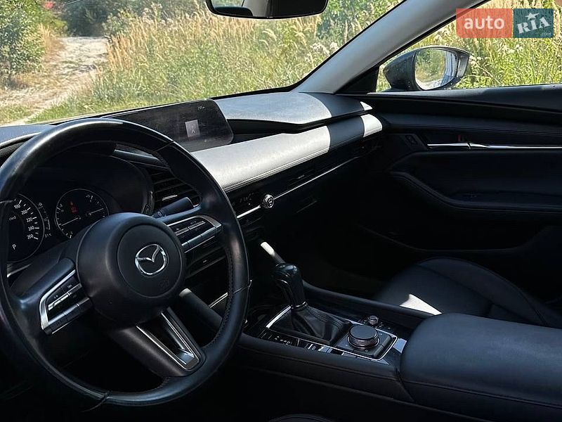 Седан Mazda 3 2018 в Львові