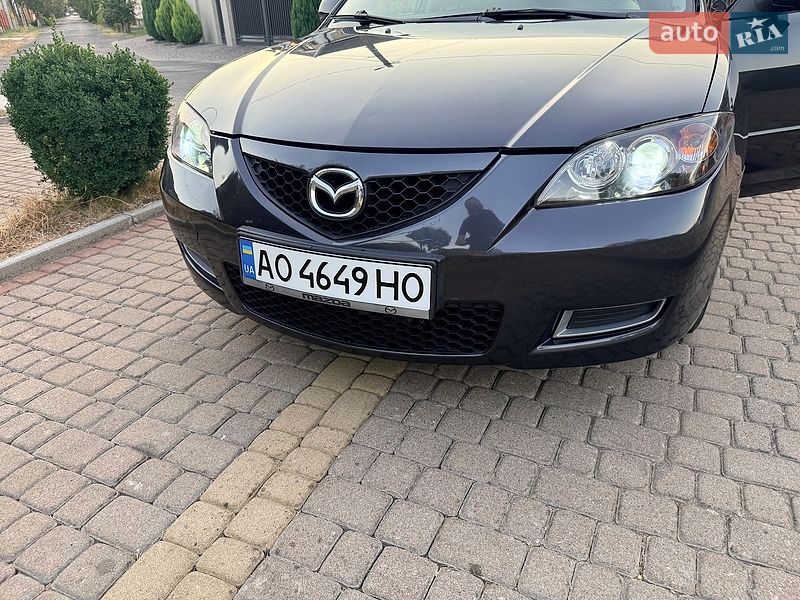 Седан Mazda 3 2007 в Мукачево
