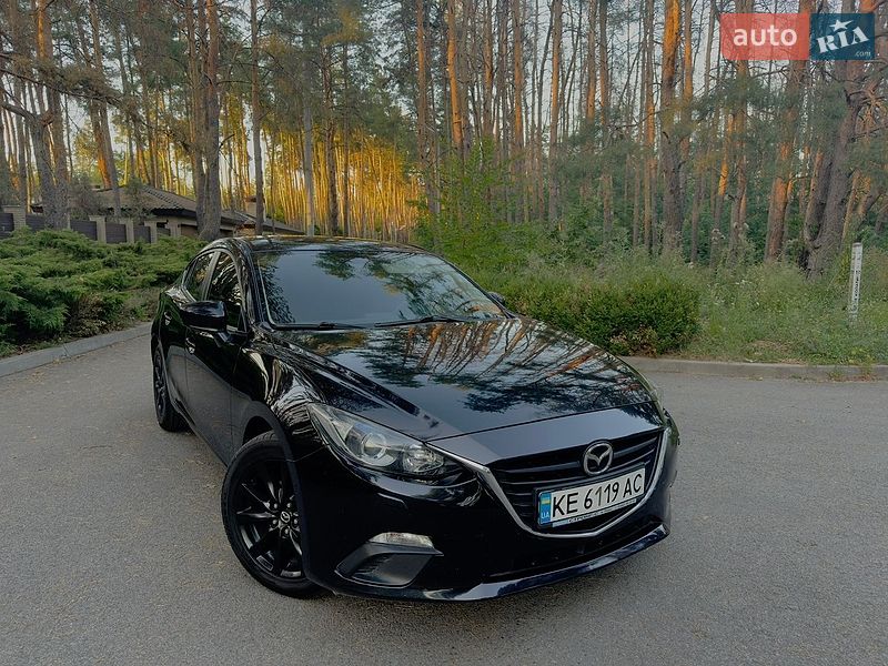 Седан Mazda 3 2015 в Дніпрі