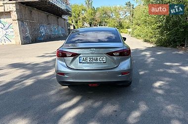 Седан Mazda 3 2015 в Днепре