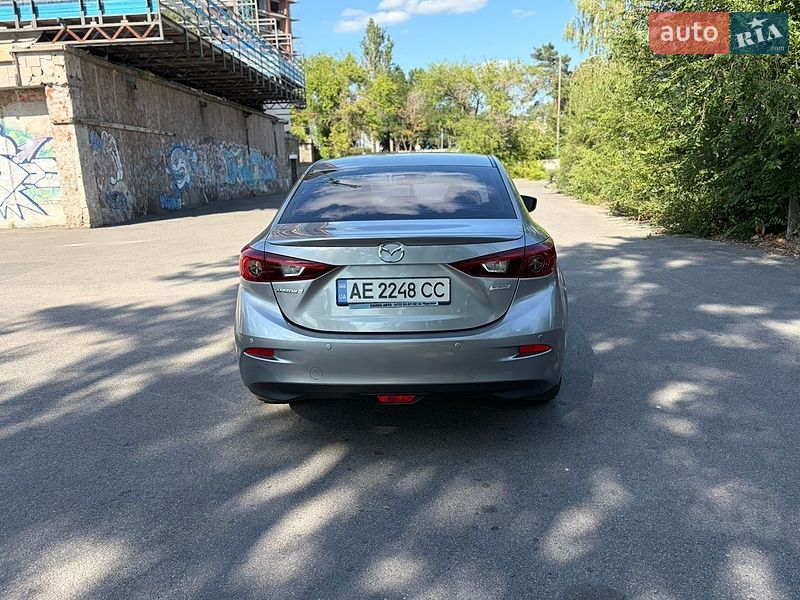 Седан Mazda 3 2015 в Днепре