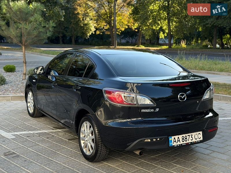 Седан Mazda 3 2013 в Рівному