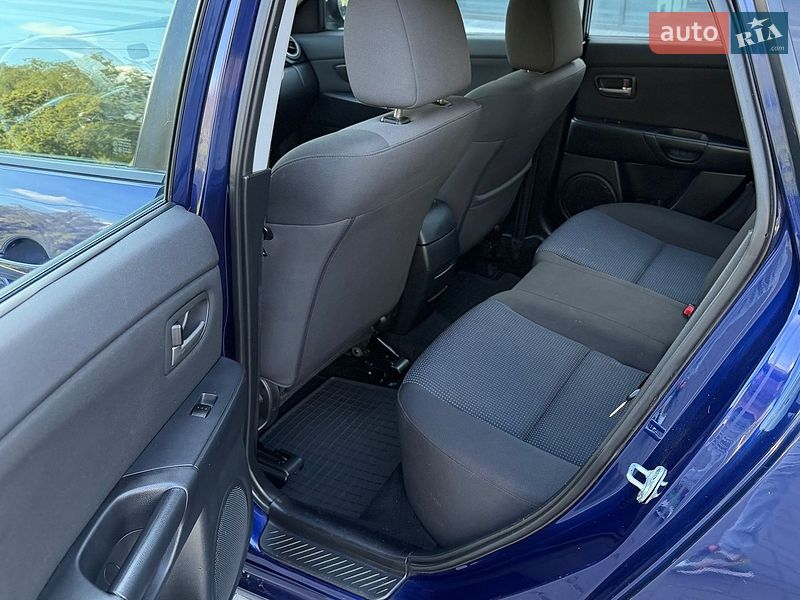 Хэтчбек Mazda 3 2003 в Луцке