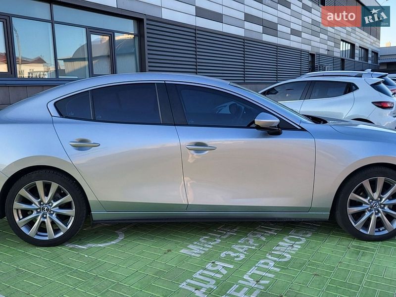 Седан Mazda 3 2020 в Черкасах
