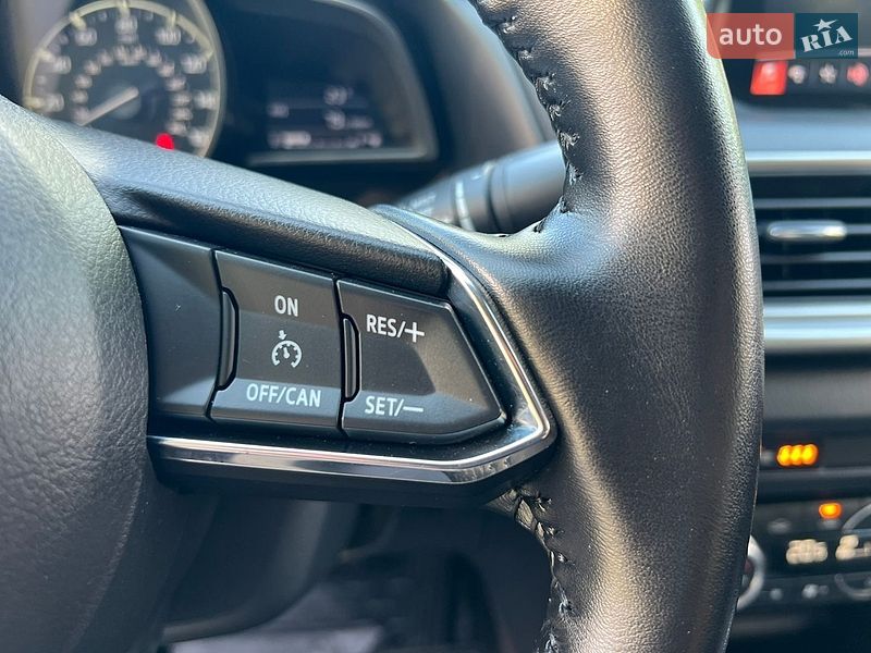 Седан Mazda 3 2018 в Днепре