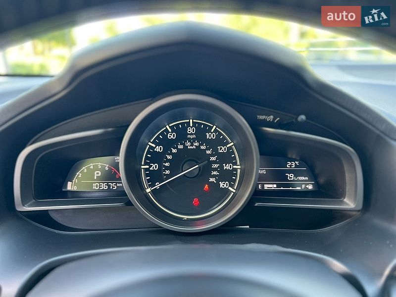 Седан Mazda 3 2018 в Днепре
