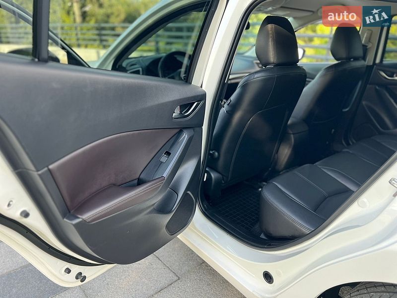 Седан Mazda 3 2018 в Днепре