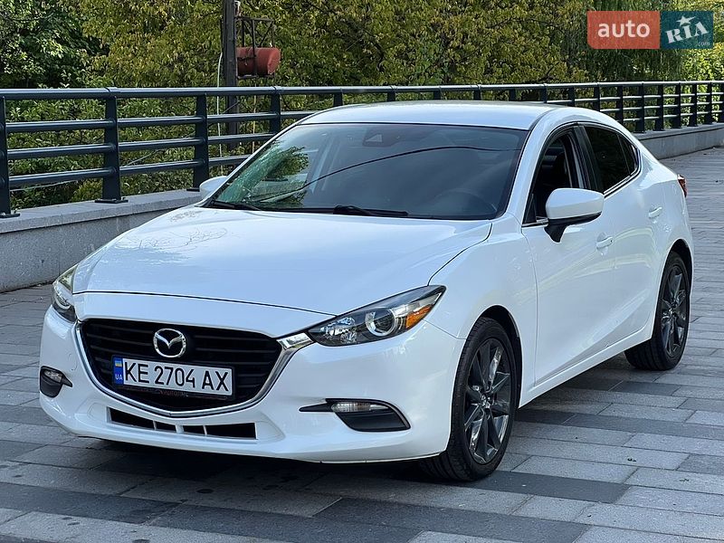 Седан Mazda 3 2018 в Днепре