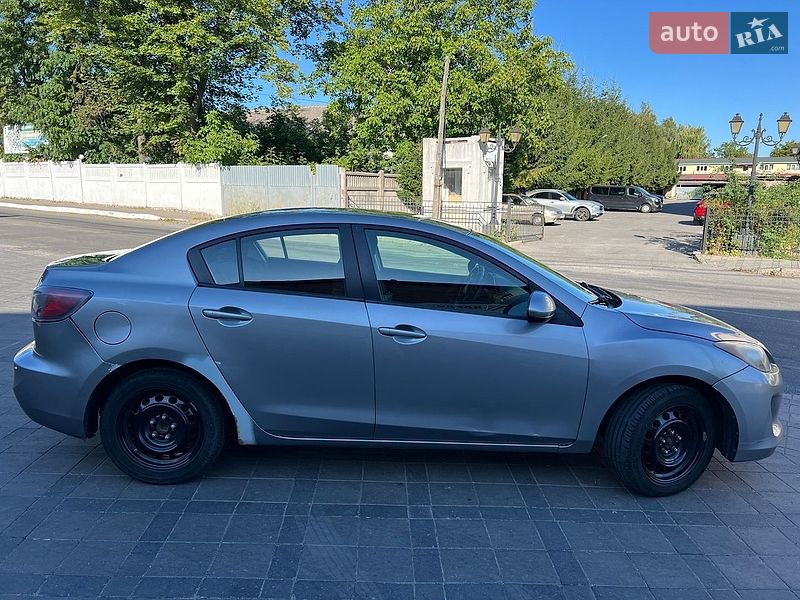 Седан Mazda 3 2011 в Кривом Роге